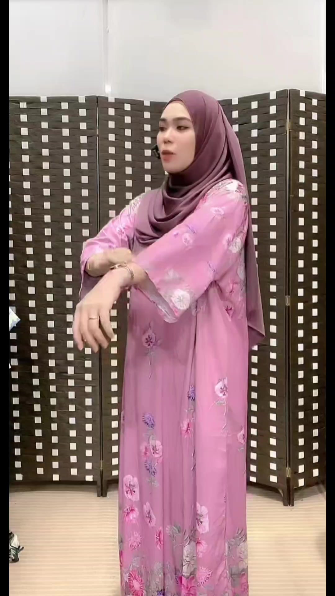 @NurRaisya$hop