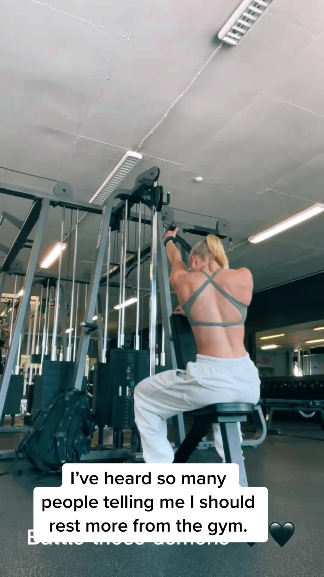 @Julia Rohn&eacute;r