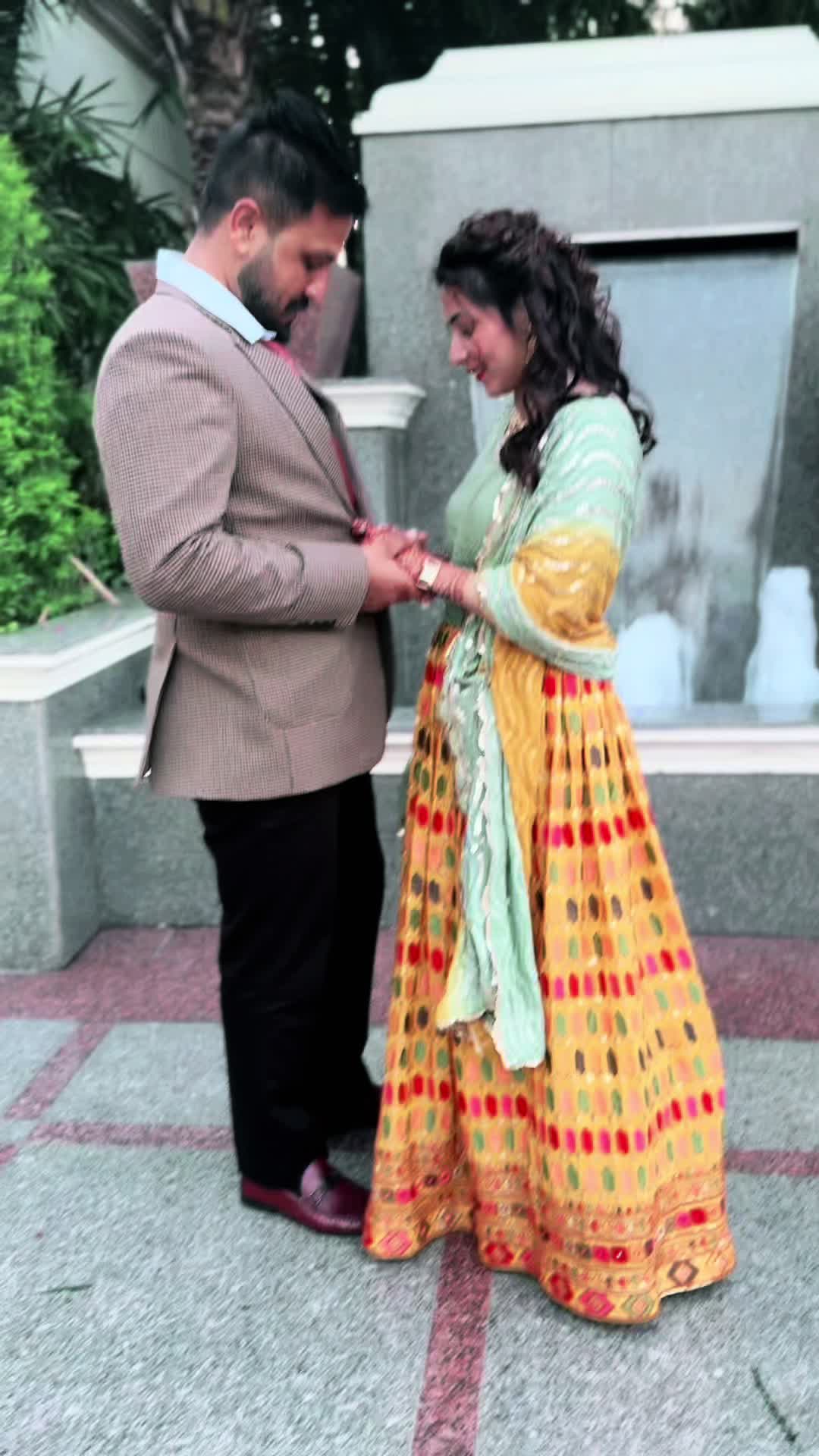 @Mr_Mrs_Samra20