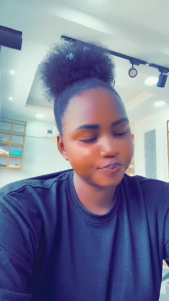 @👩🏾🦰Lola Danny👩🏾🦰