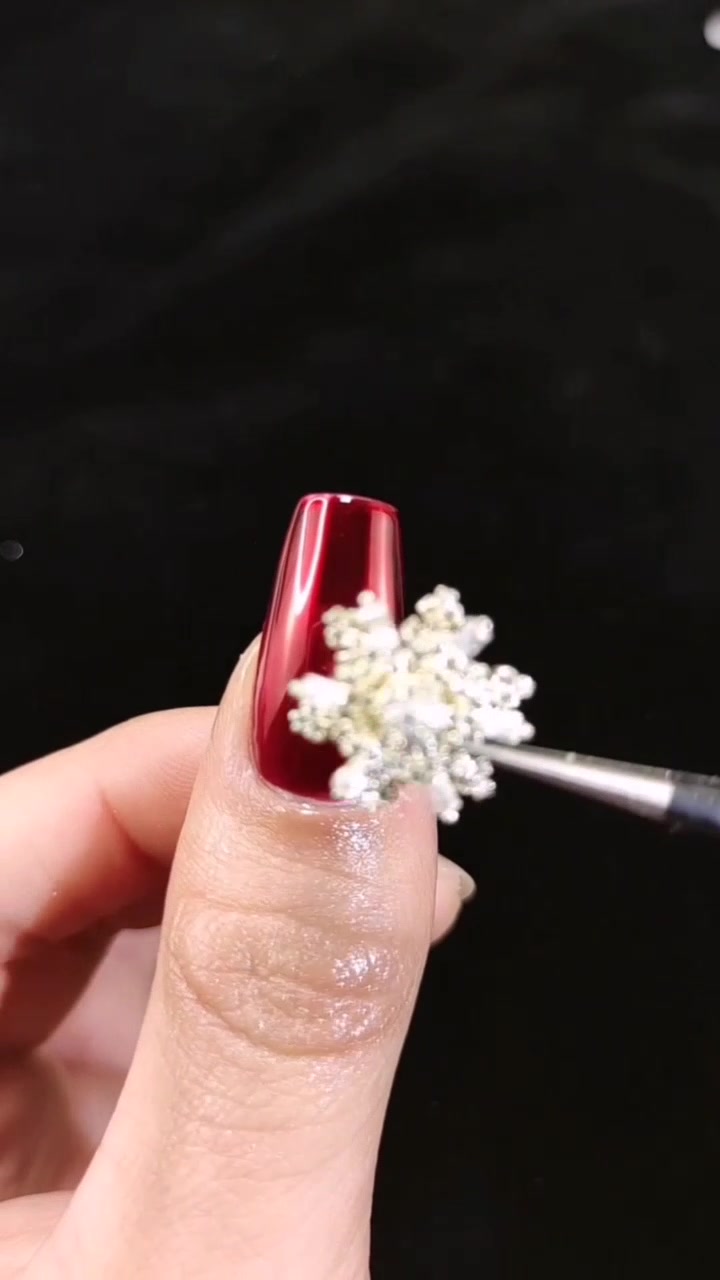 @Hinails