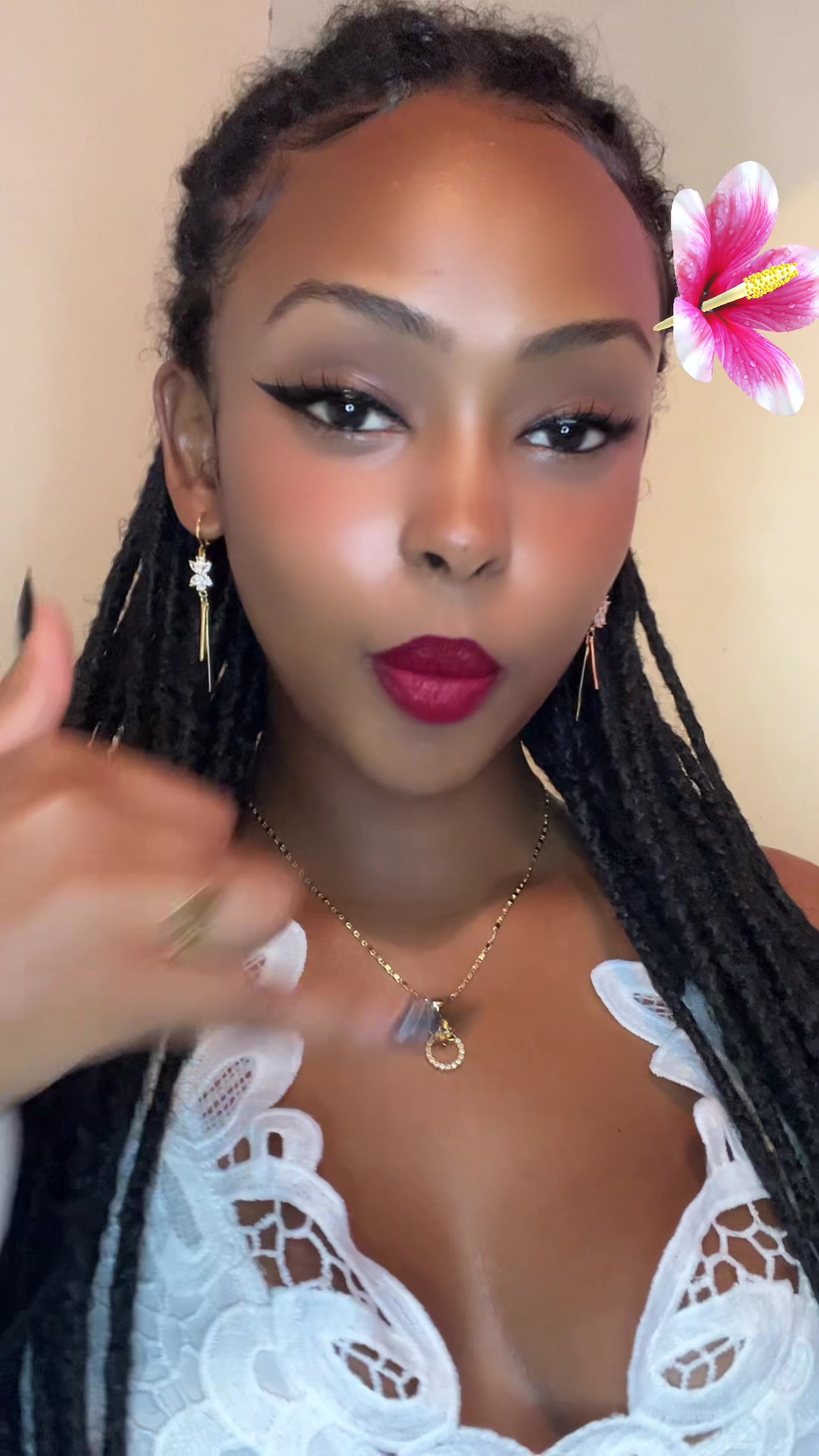 @Iamtonia