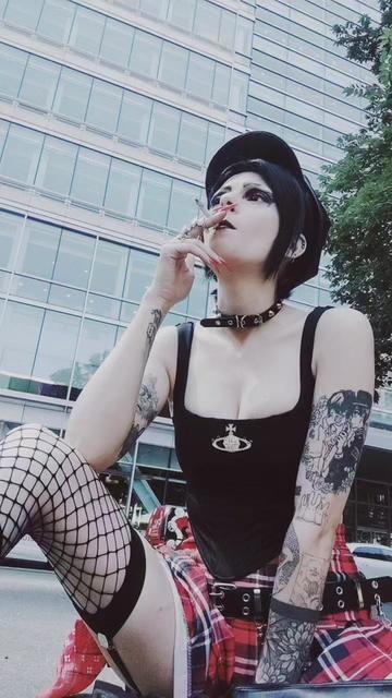@sky.strayfox