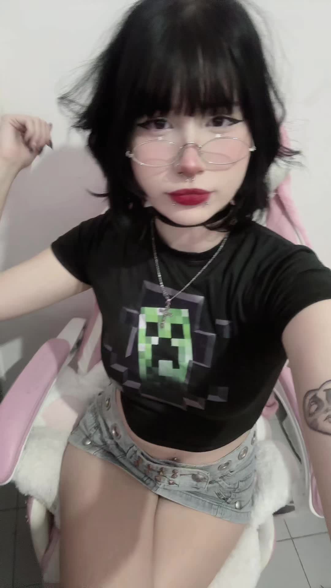 @bella⛧