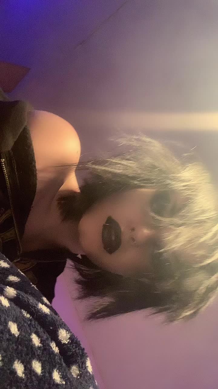 @sapphire <33