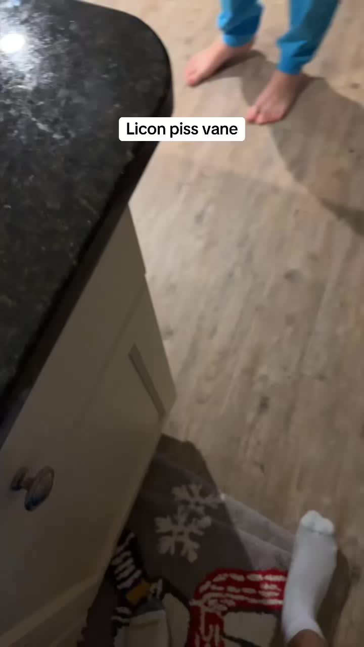 @Loo