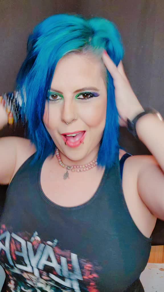 @captivegirl