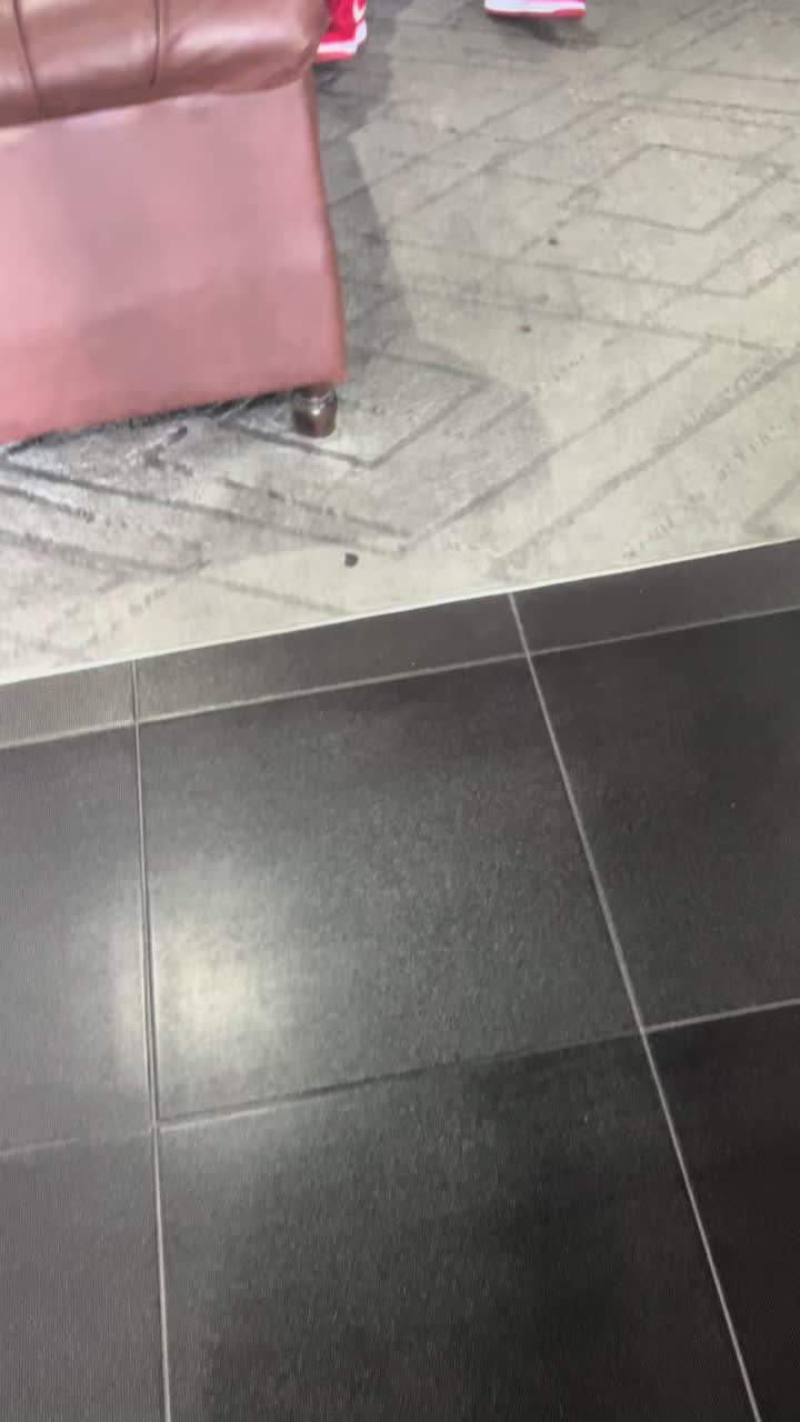 @STOLZ Sneaker Store