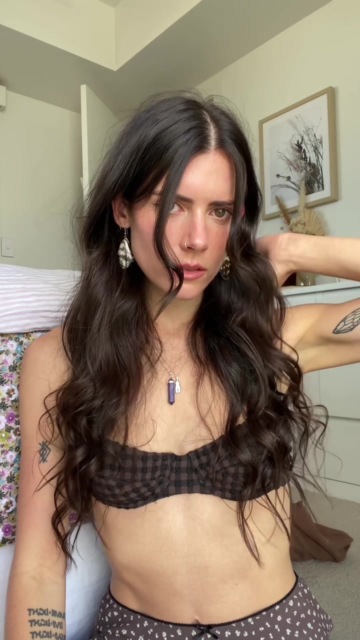 @mollymmoon ⋆˚꩜｡