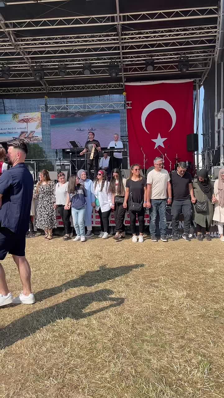 @Gül Scheller61