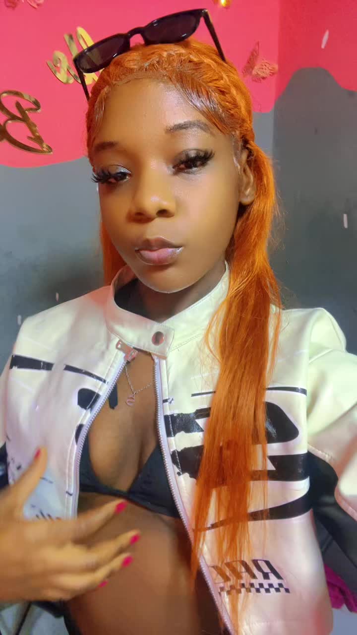 @_shaniek_