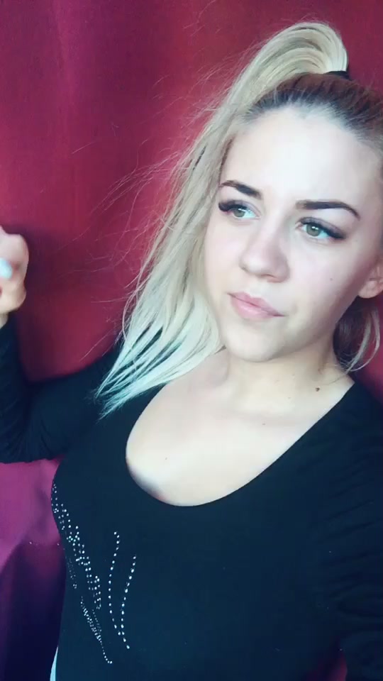 @Laura Domanyi