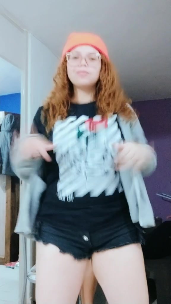 @Lari Magalh&atilde;es