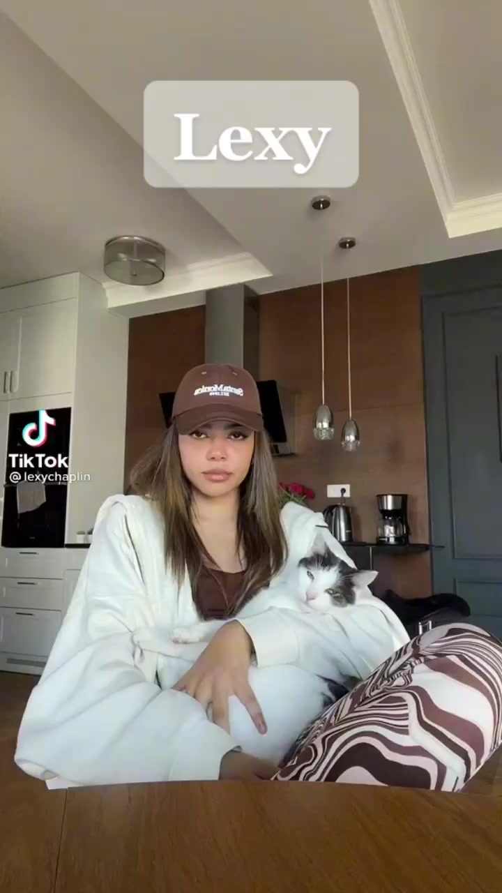 @Nicole🎧
