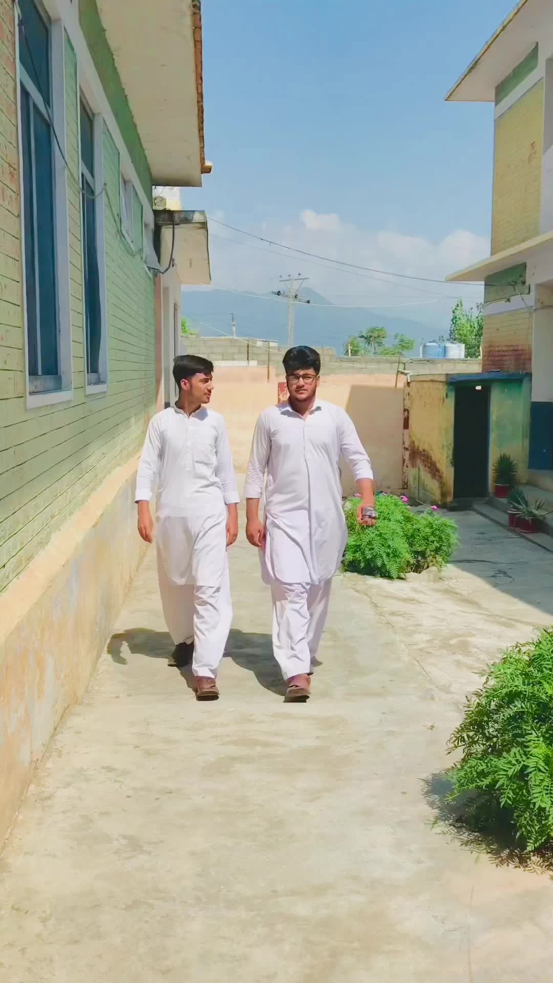 @MiaN SaIb 🖤🦋💸