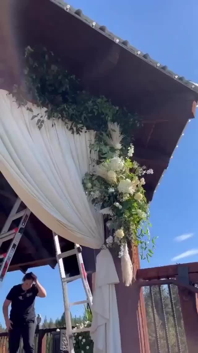 @Flowers By Lily Garland