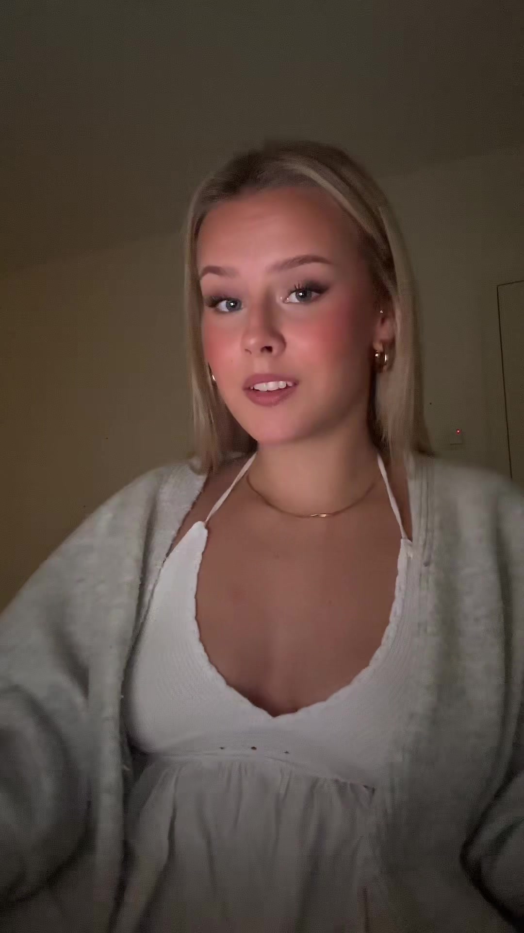 @JULIE ANTÓNIA