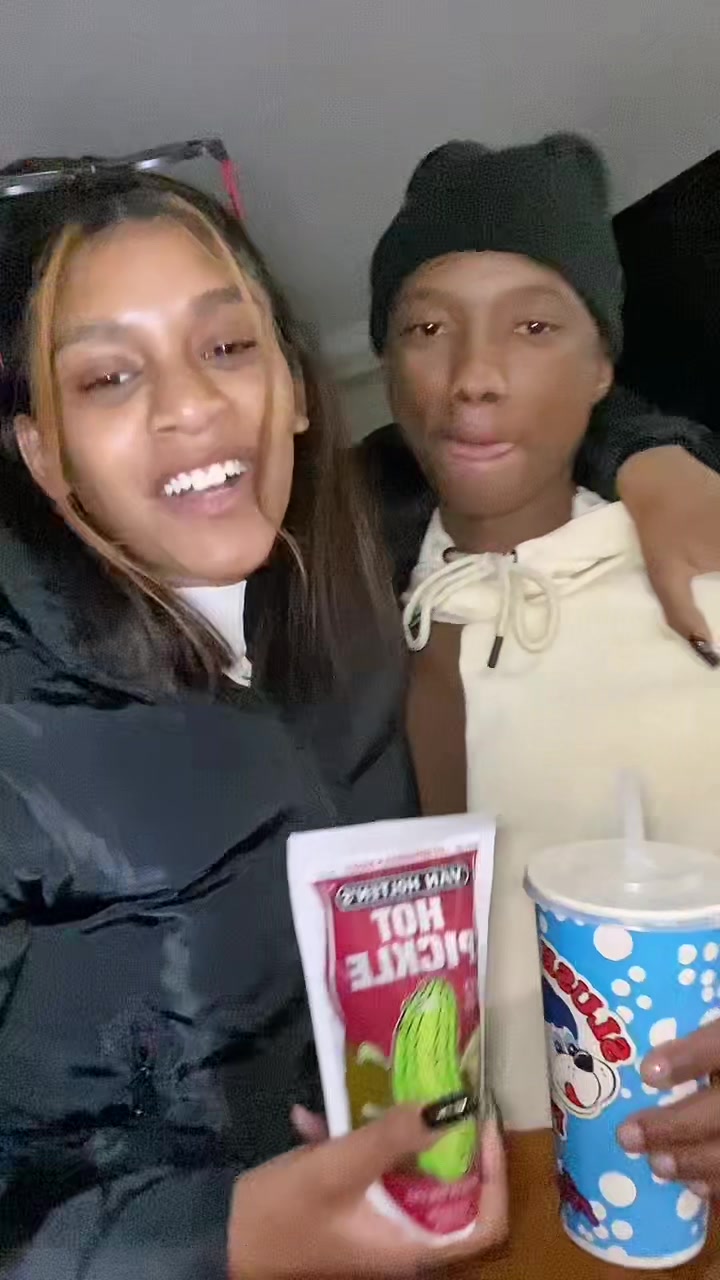 @zo&euml;y&kayy 🖤