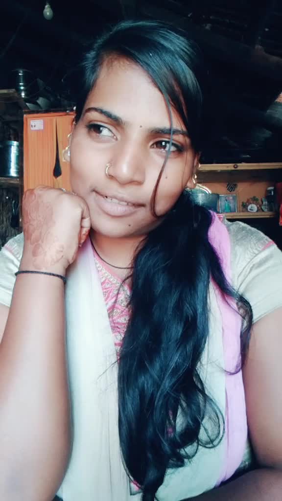 @😍smiling queen 😍