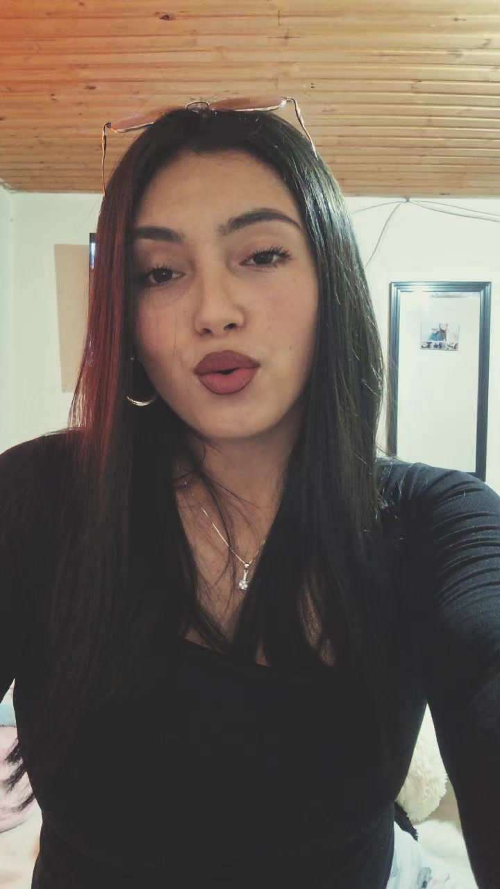 @J U L I A N A