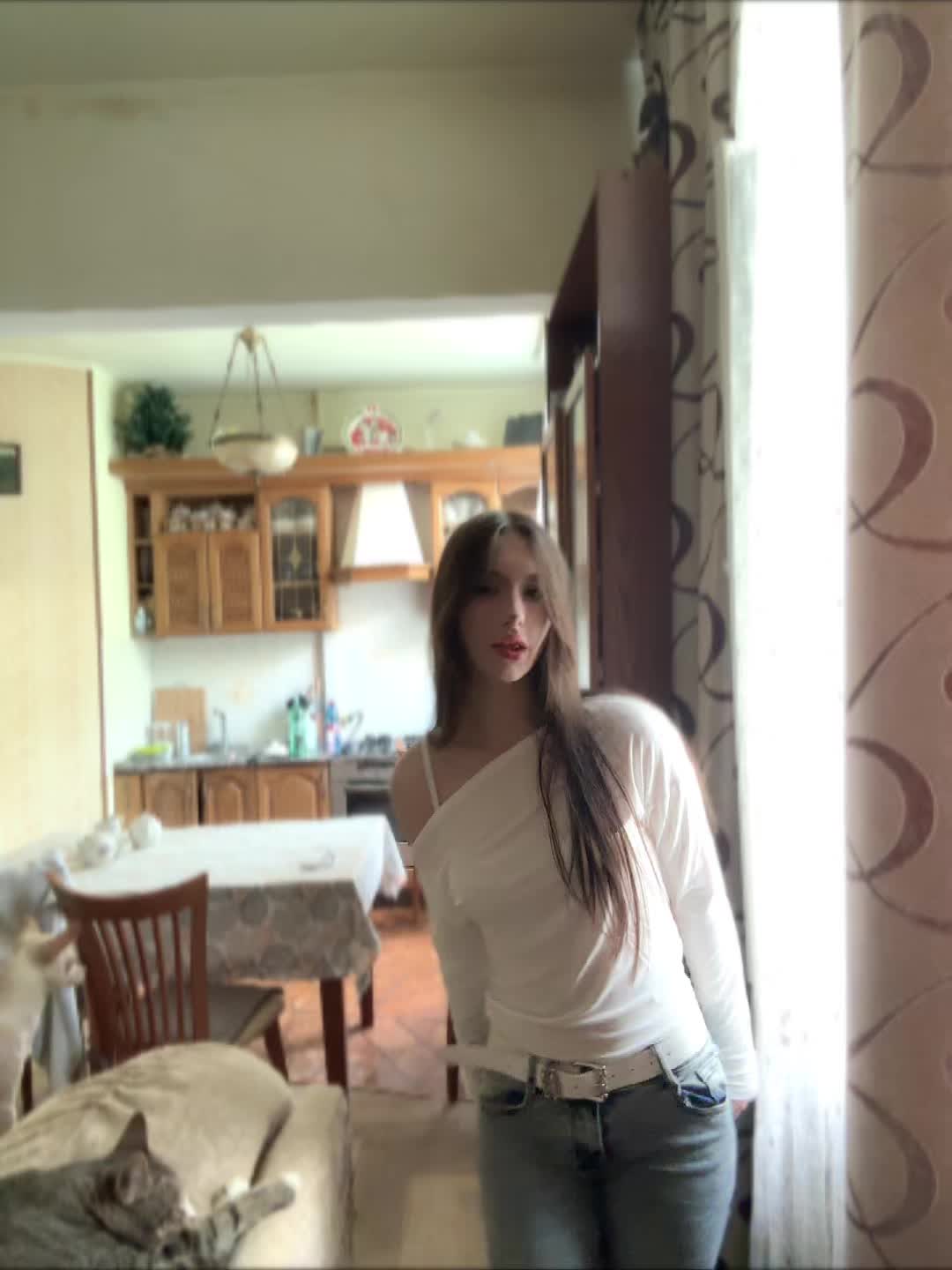 @Anixxis