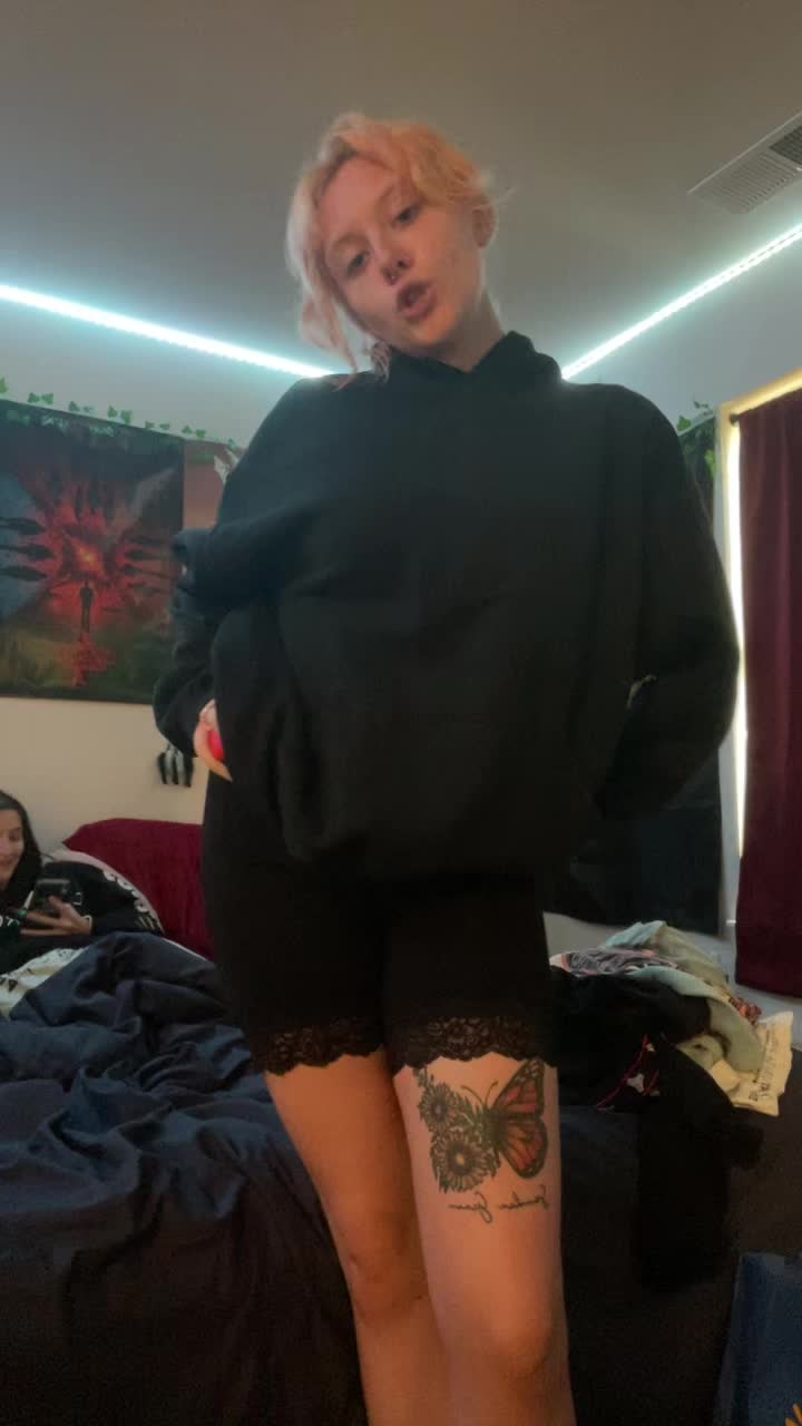 @teaganseniuk