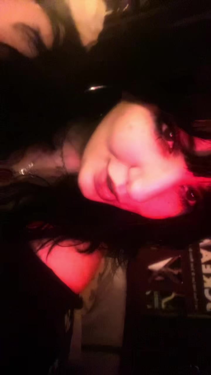 @😼