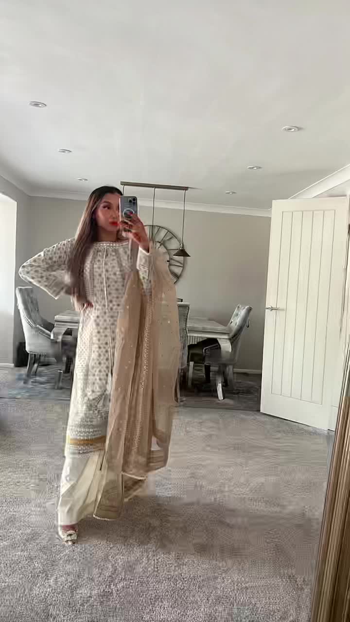 @Vlogs by Salma B