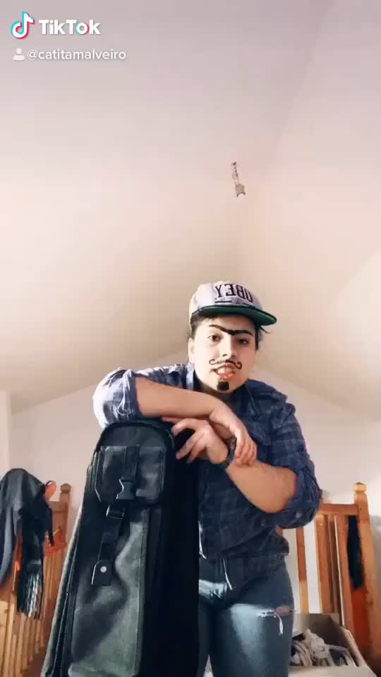 @CatitaMalveiro