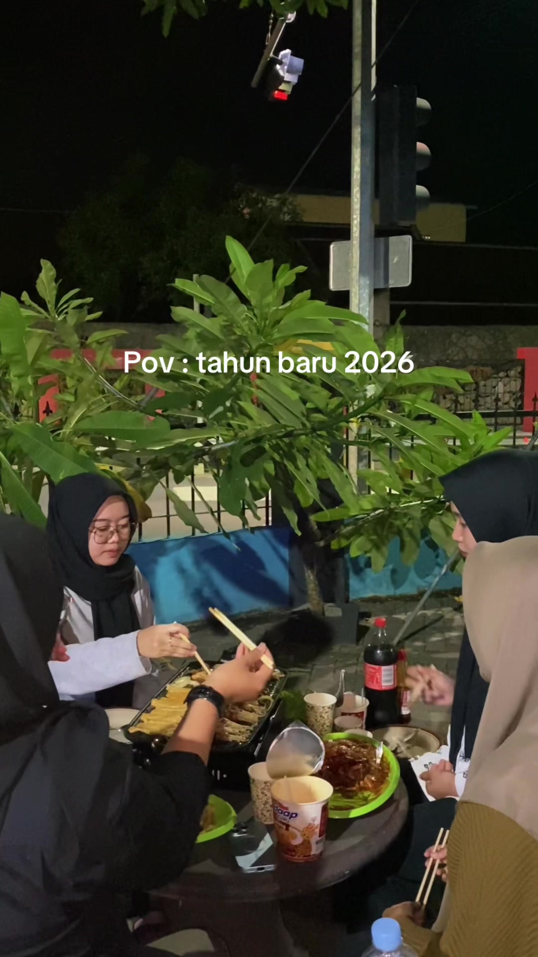 @SEWA LENSA APEXEL, KURSI LIPAT