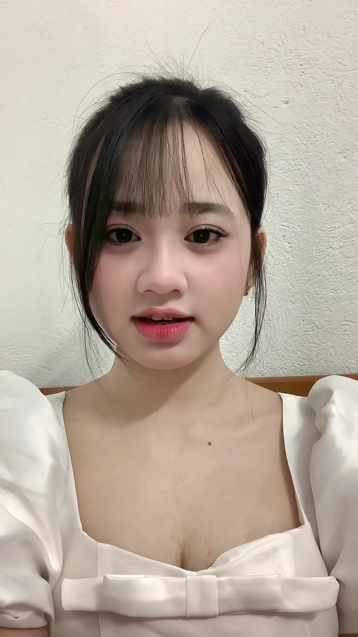 @B&ugrave;i Thu Thủy 🎐