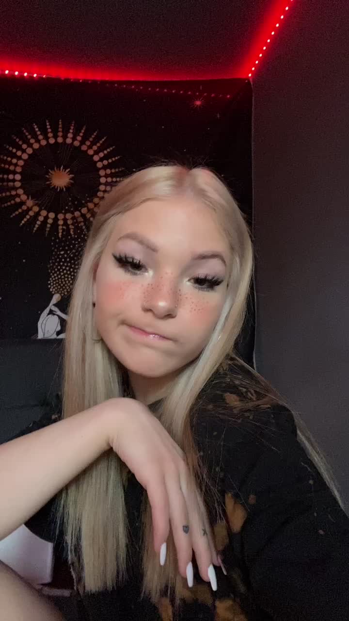 @Kaitlyn🦋💍