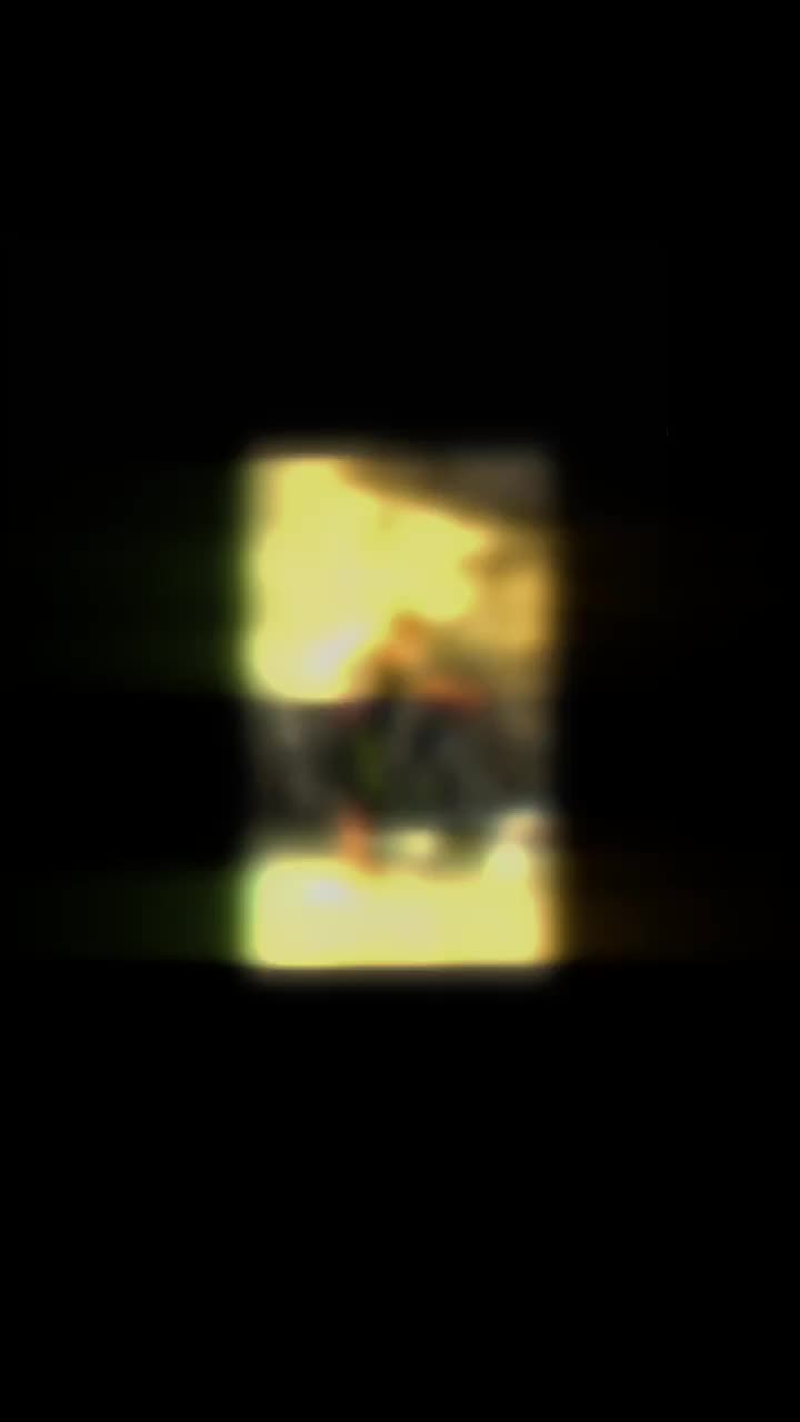 @•
