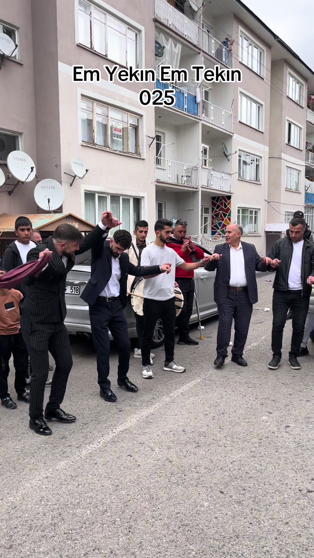 @&Ouml;mer Tekin