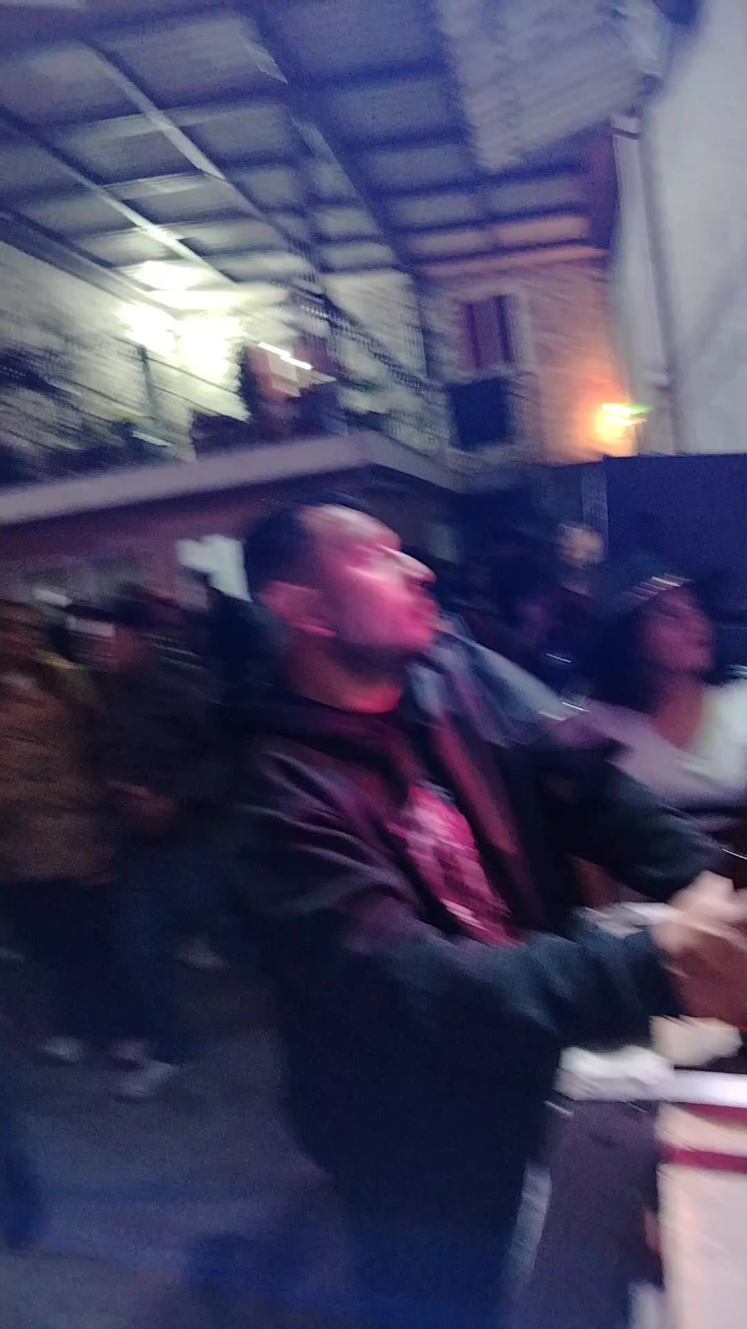 @Brebaje Extraño