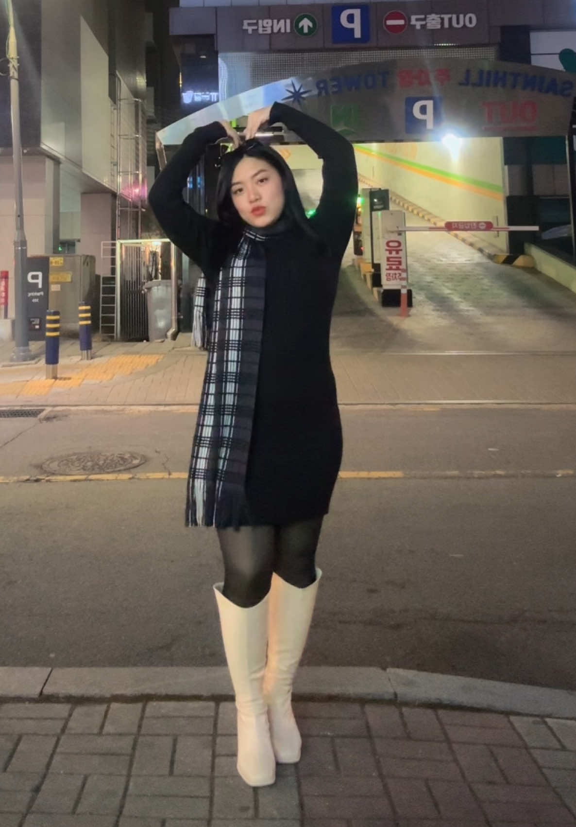 @𝒮