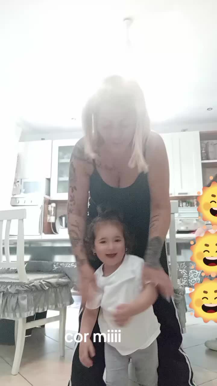 @ChanelFerone