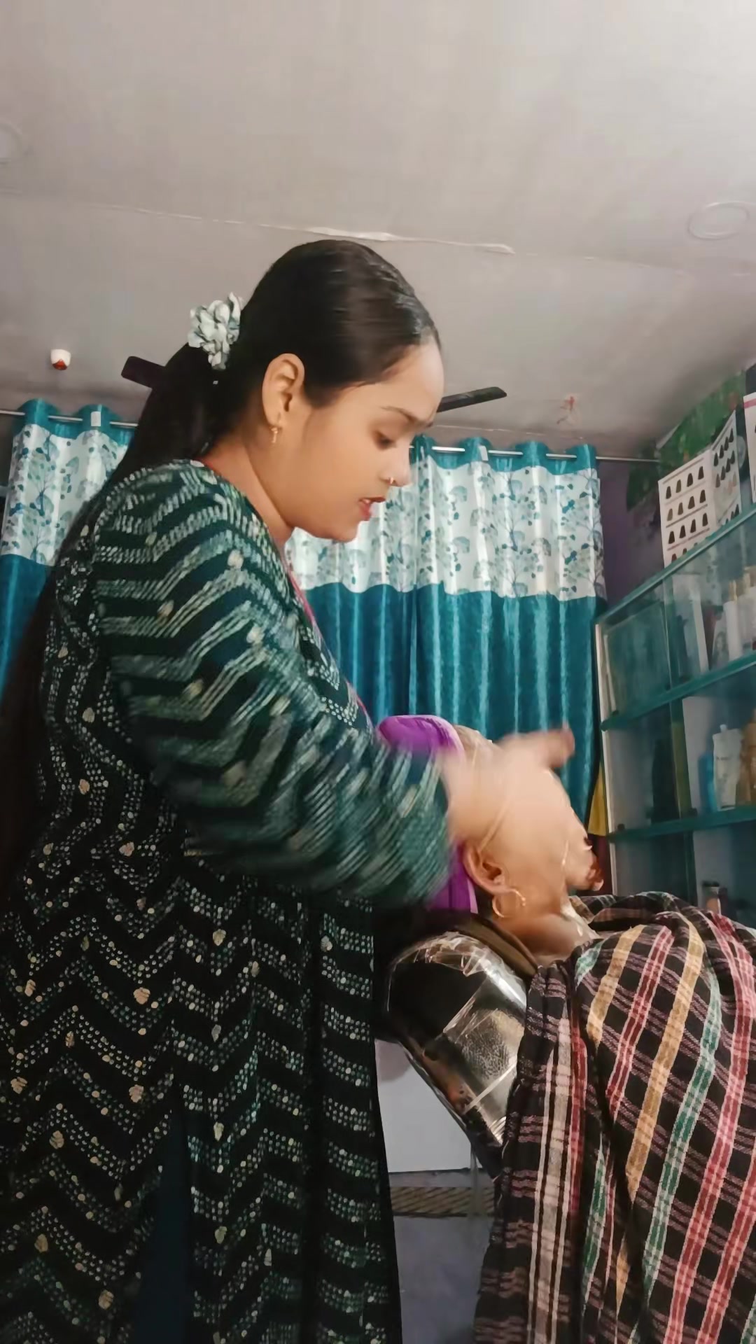 @Anuradha beauty parlour❣️❣️❣️