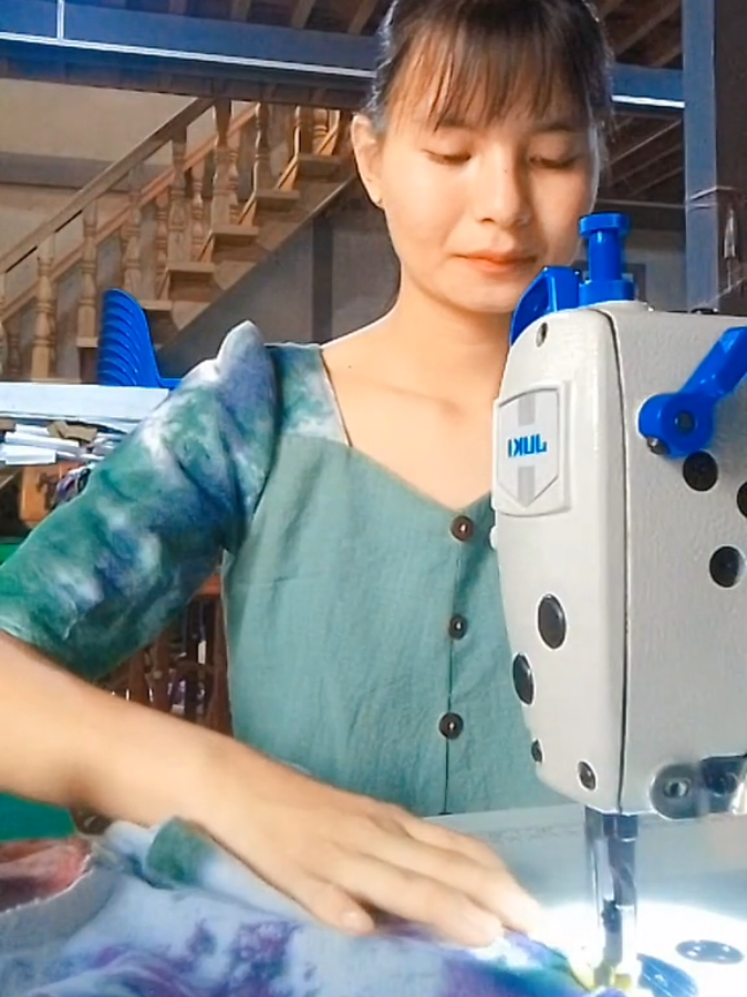 @🪡🧵စက်ချုပ်သူလေး👚[Tailor ]