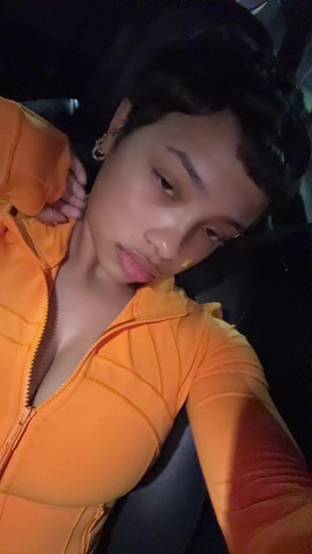 @b.