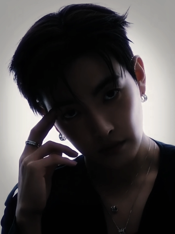 @violet⋆.ೃ࿔*:・