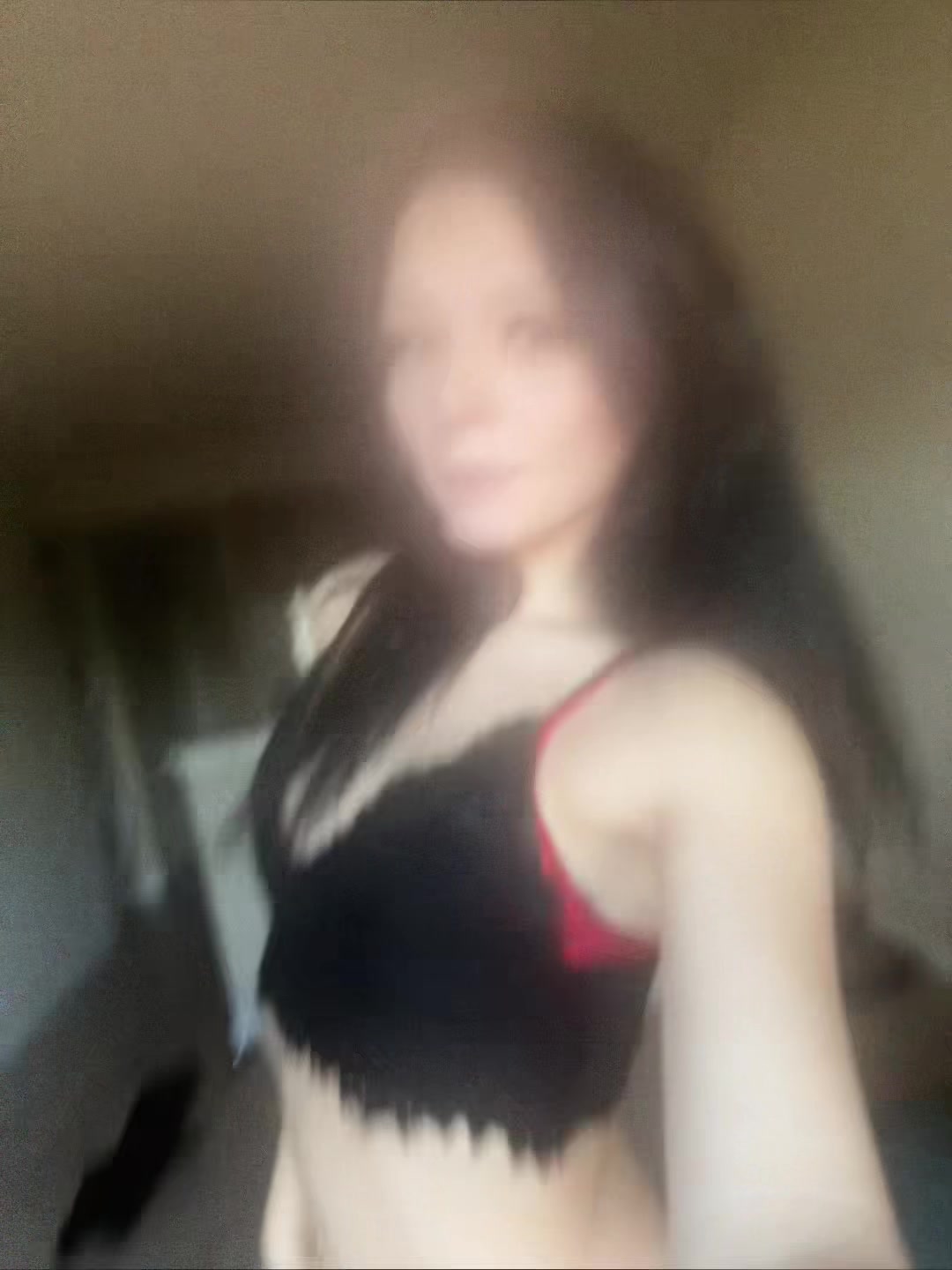@keelyferrari