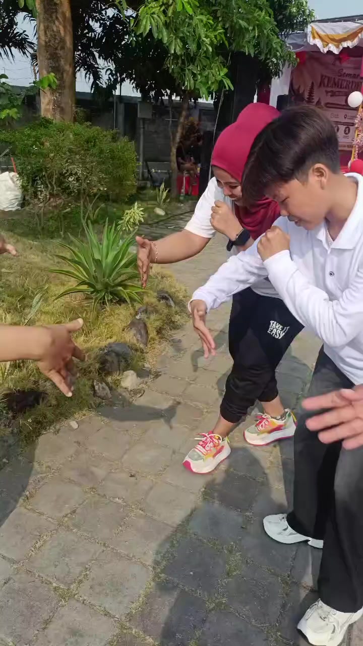 @AYOEK
