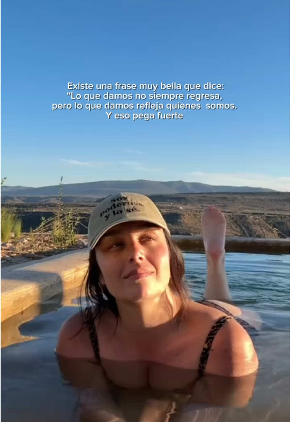 @monicamakaco