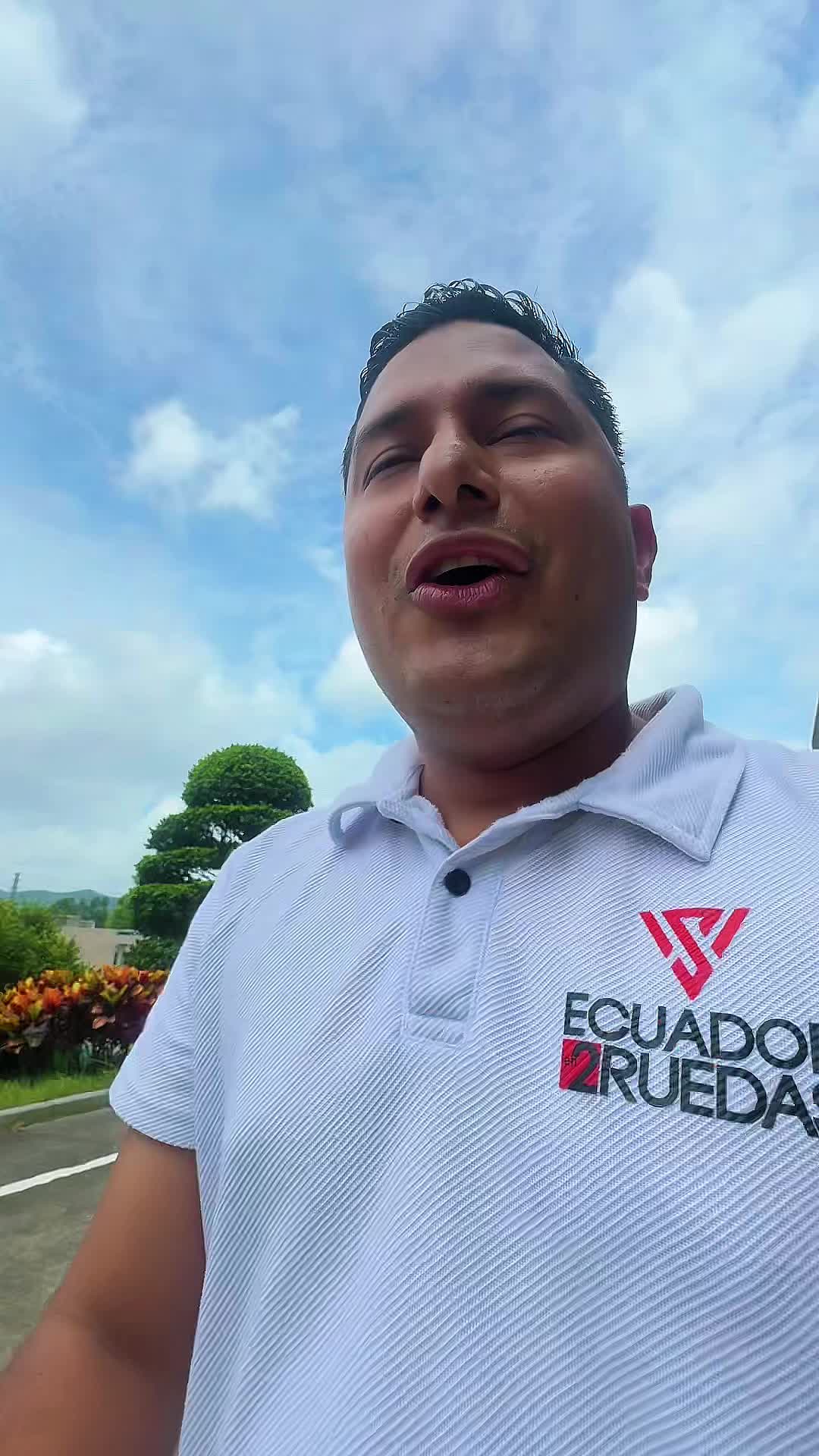 @Ecuador En 2 Ruedas