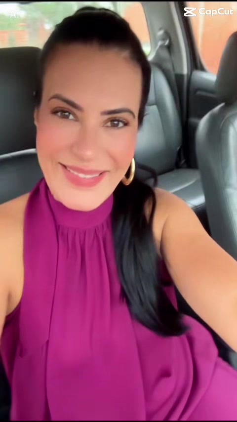 @CassiaMello