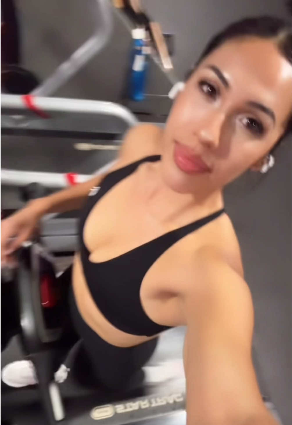 @xoisellaa_