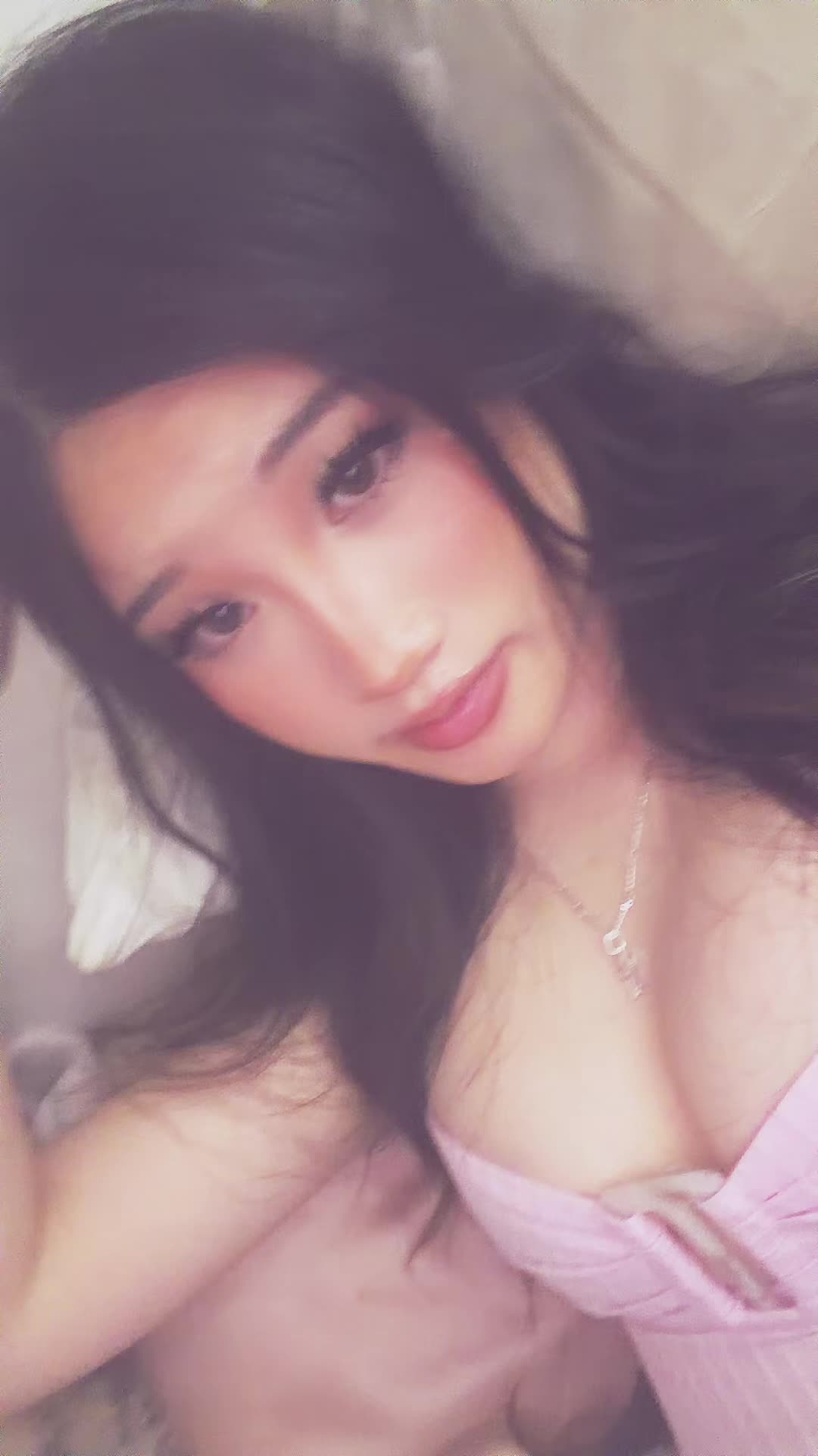@isaqella