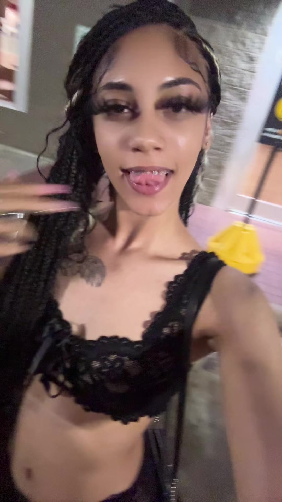 @NovaaBaanks