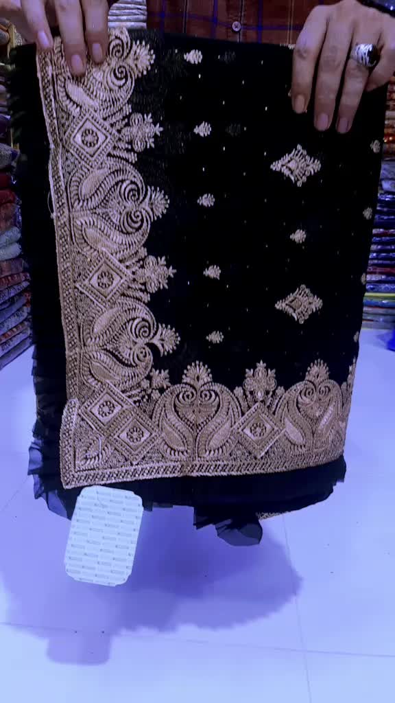 @চমক শাড়ি ঘর. ঢাকা দক্ষিণ বাজার
